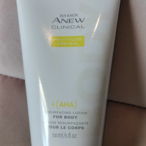 Avon Isa Knox Anew Clinical Revitalize & Reveal Resurfacing Body Lotion - Picture 2 of 4